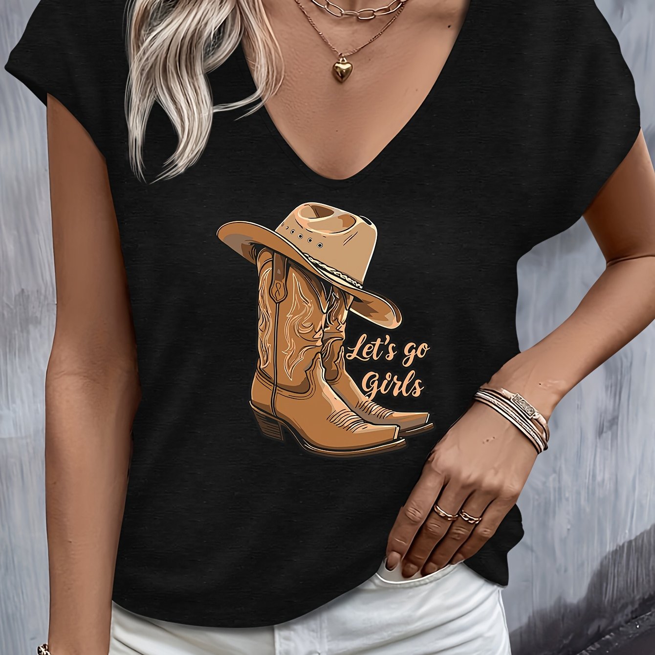 TEMU Camiseta gráfica para mujer con diseño de botas y sombrero vaquero - Cuello en V, manga corta, top casual para /verano, tejido elástico, diseño