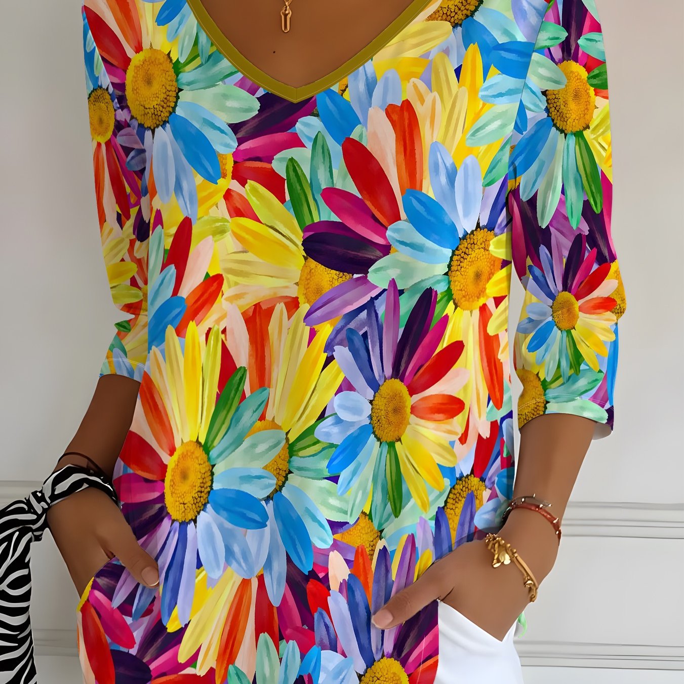TEMU Plus Size Women's Clothing, V-neck 3/4 Sleeve Top, Colorful Daisy Print, Curved Hem Loose And Comfortable, Casual Versatile, Suitable For Daily