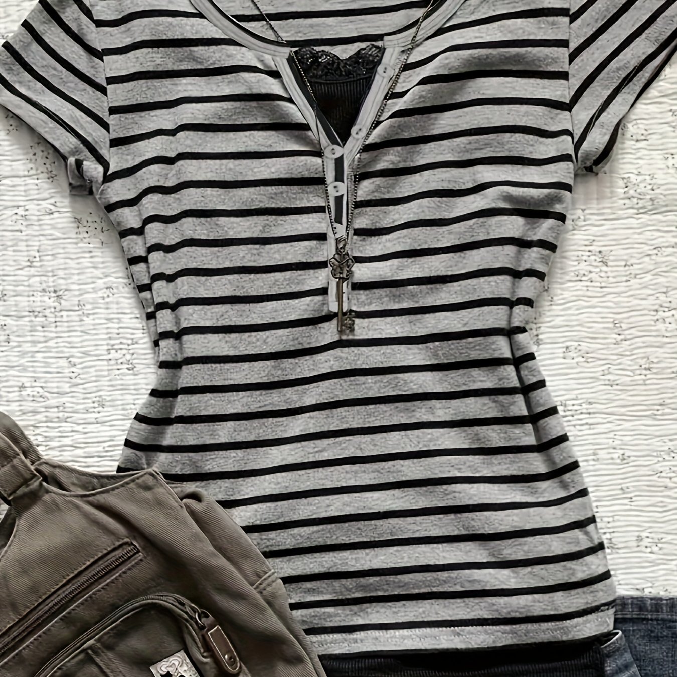 E-shop Damenmode Lässiger Retro Pendler Pullover Hochelastisch Gestreift Rundhalsausschnitt Halbe Knopfleiste Kurzarm Damen Kurzarm T-Shirt Damen
