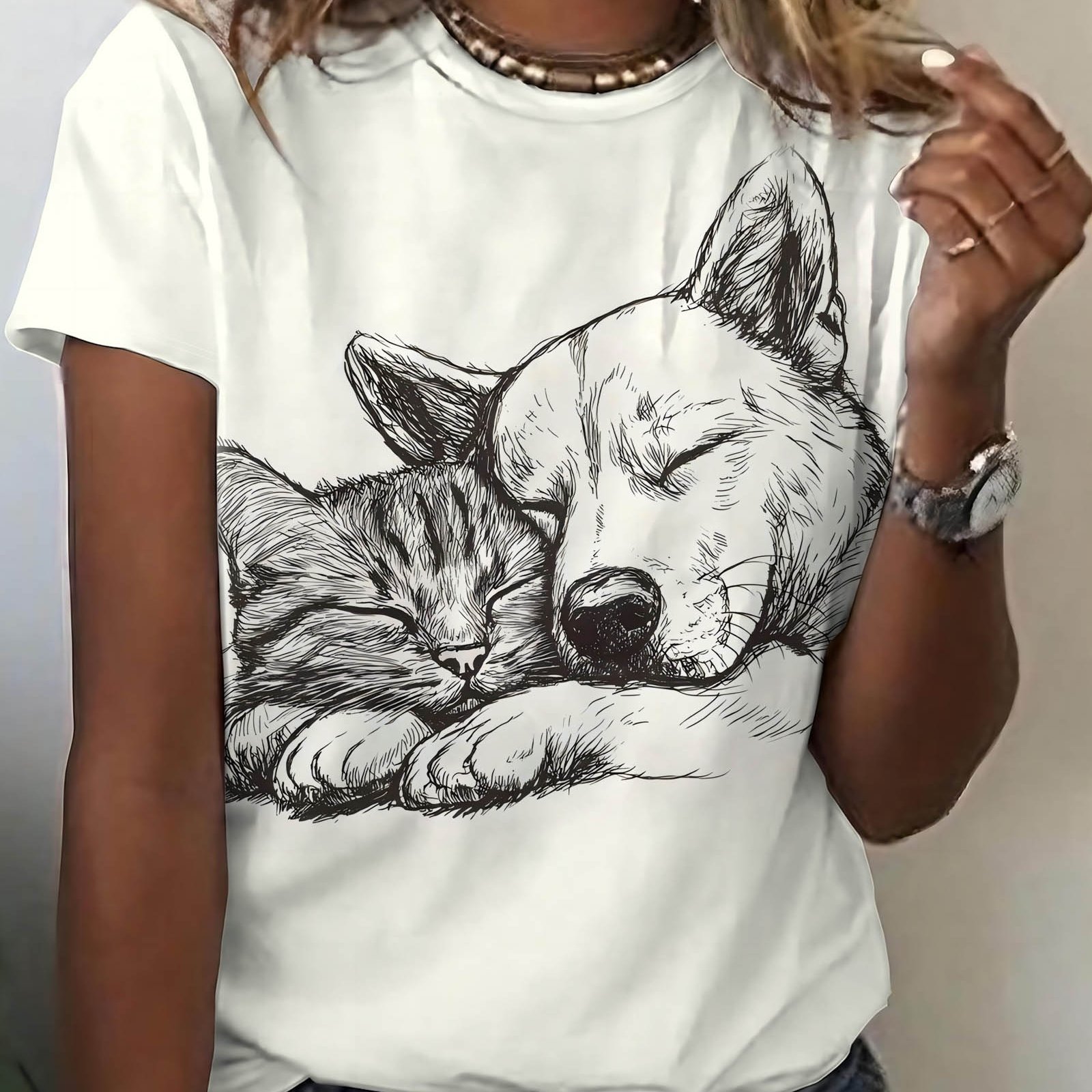 TEMU Printed Pattern â No Texture] White T-shirt Featuring A Sketch Print Of Cats And Dogs, A -themed Short-sleeve Top For Women. This Casual And