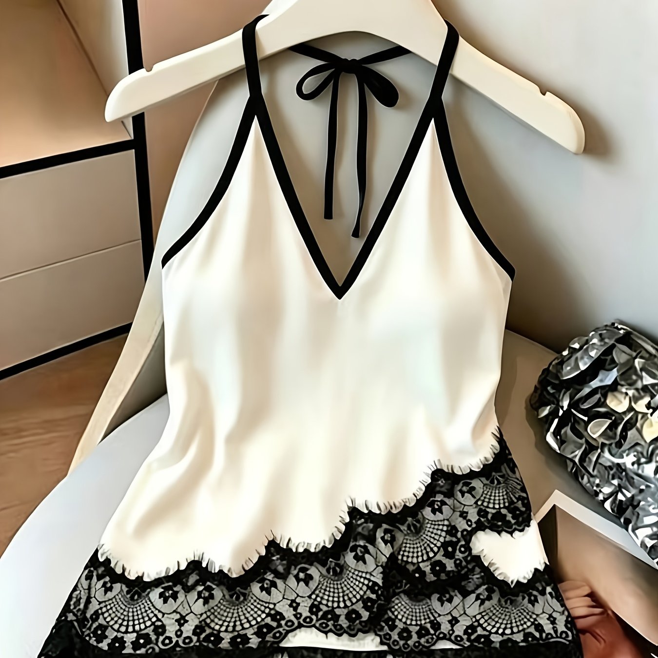 TEMU Lace-trimmed Design Halter Neck Tie Back Camisole Vest Top, Casual All-match Women's Top, Women, Fashion Apparel, Suitable For Outfits, Holiday