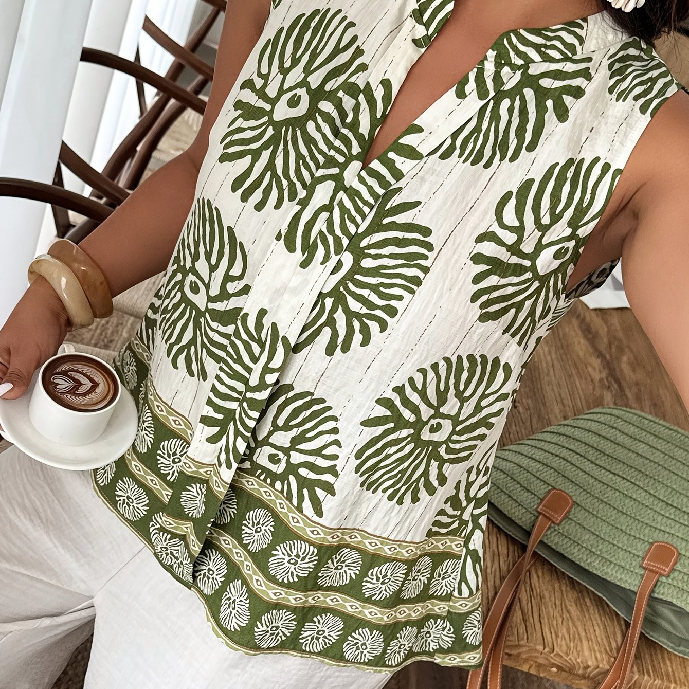 Plus Size Women's Casual Round Neck Sleeveless Random Print Blouse
