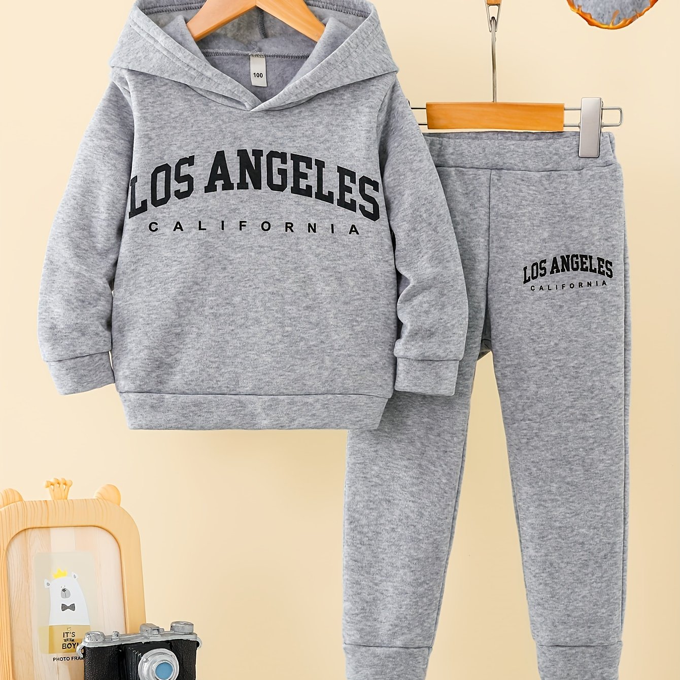 Boys' Autumn 2pcs Set: Fashionable And Gray Top With "los Angeles" English Letter Pattern & Gray Trousers, Perfect For Outdoor