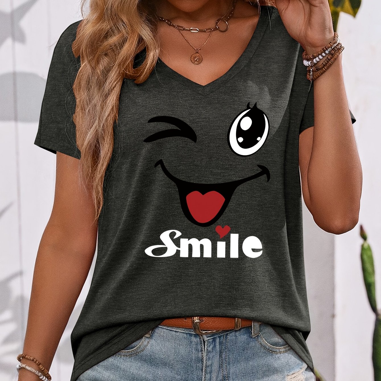 TEMU With "smile" Slogan And Heart-pattern Print On A Printed V-neck Short-sleeve T-shirt. Simple And Casual For Daily , Suitable For Leisure And S,