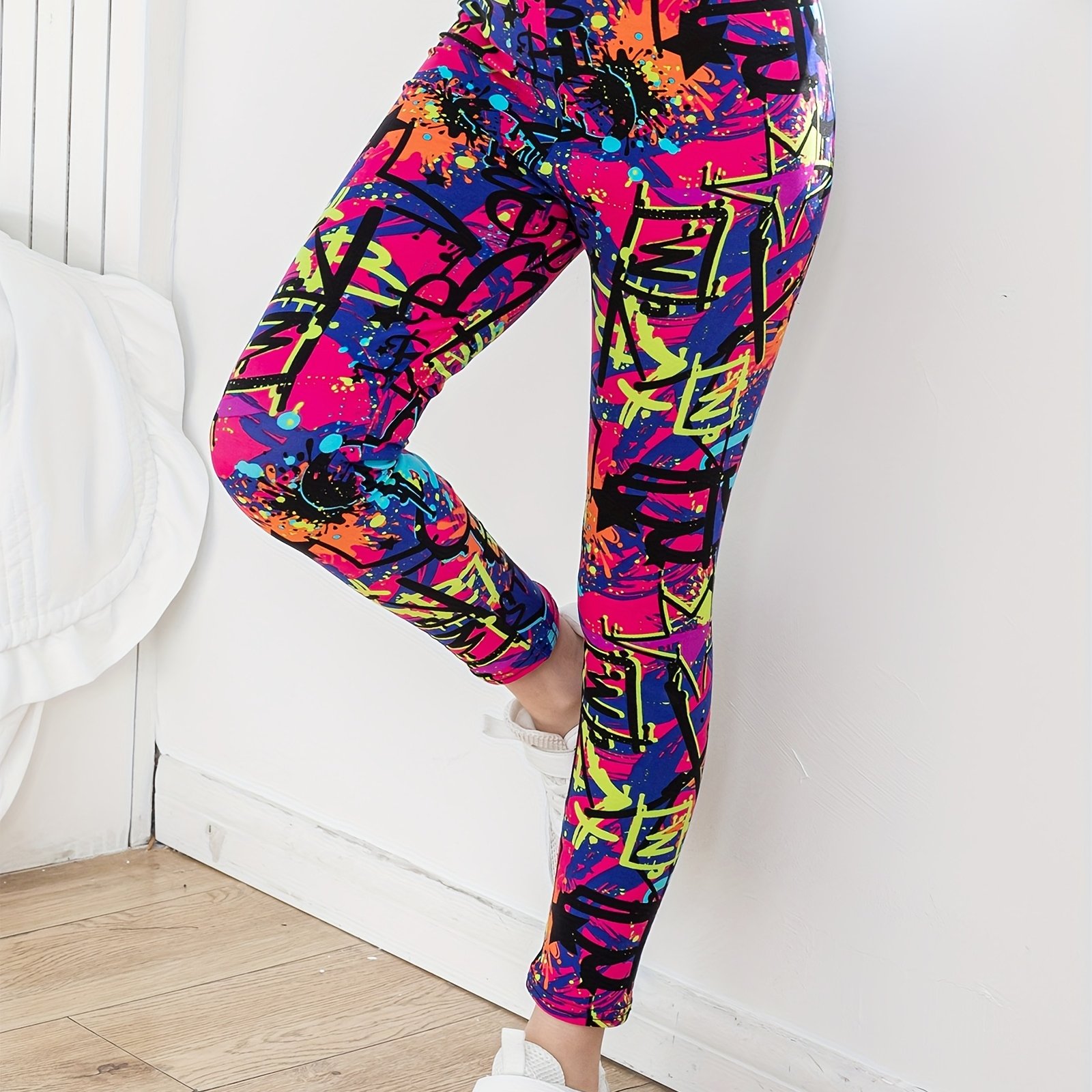 Colorful Graffiti Print Girls' Super Soft Super Elastic Cropped Leggings