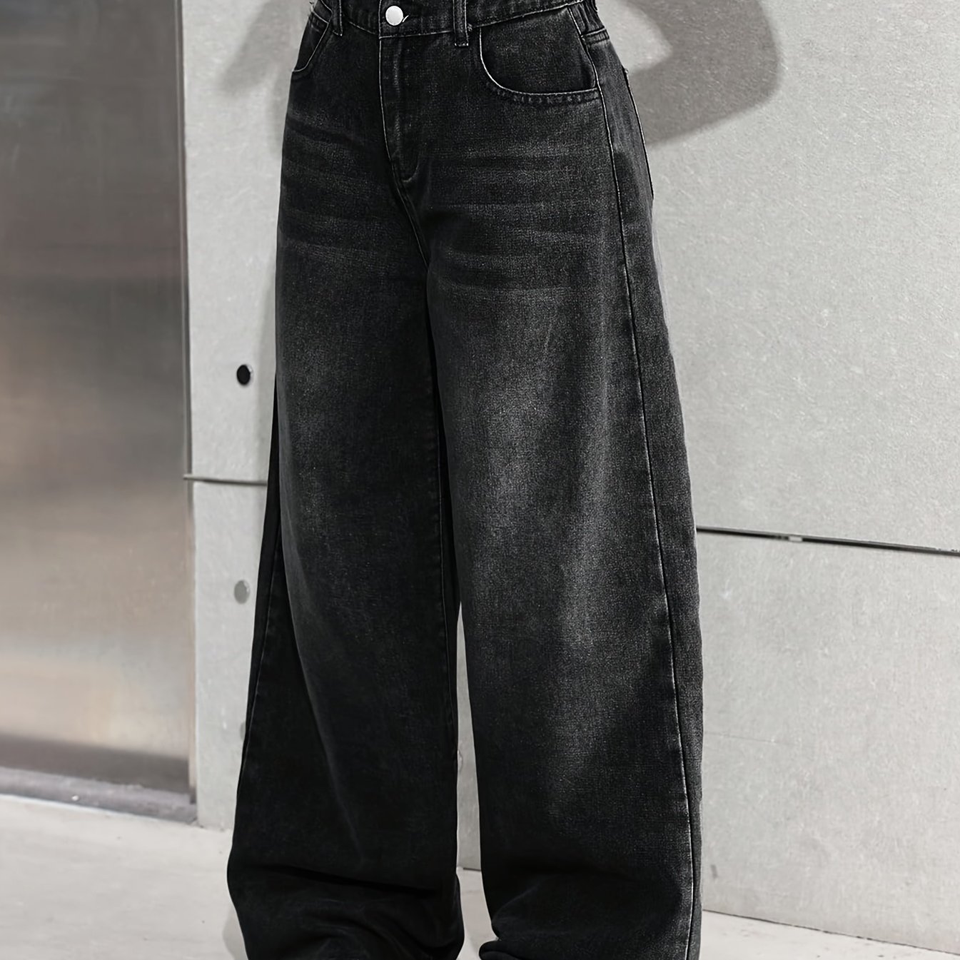 Image of Women's Loose Wide-leg Side Pocket Casual Jeans, ' Street Style Outfit