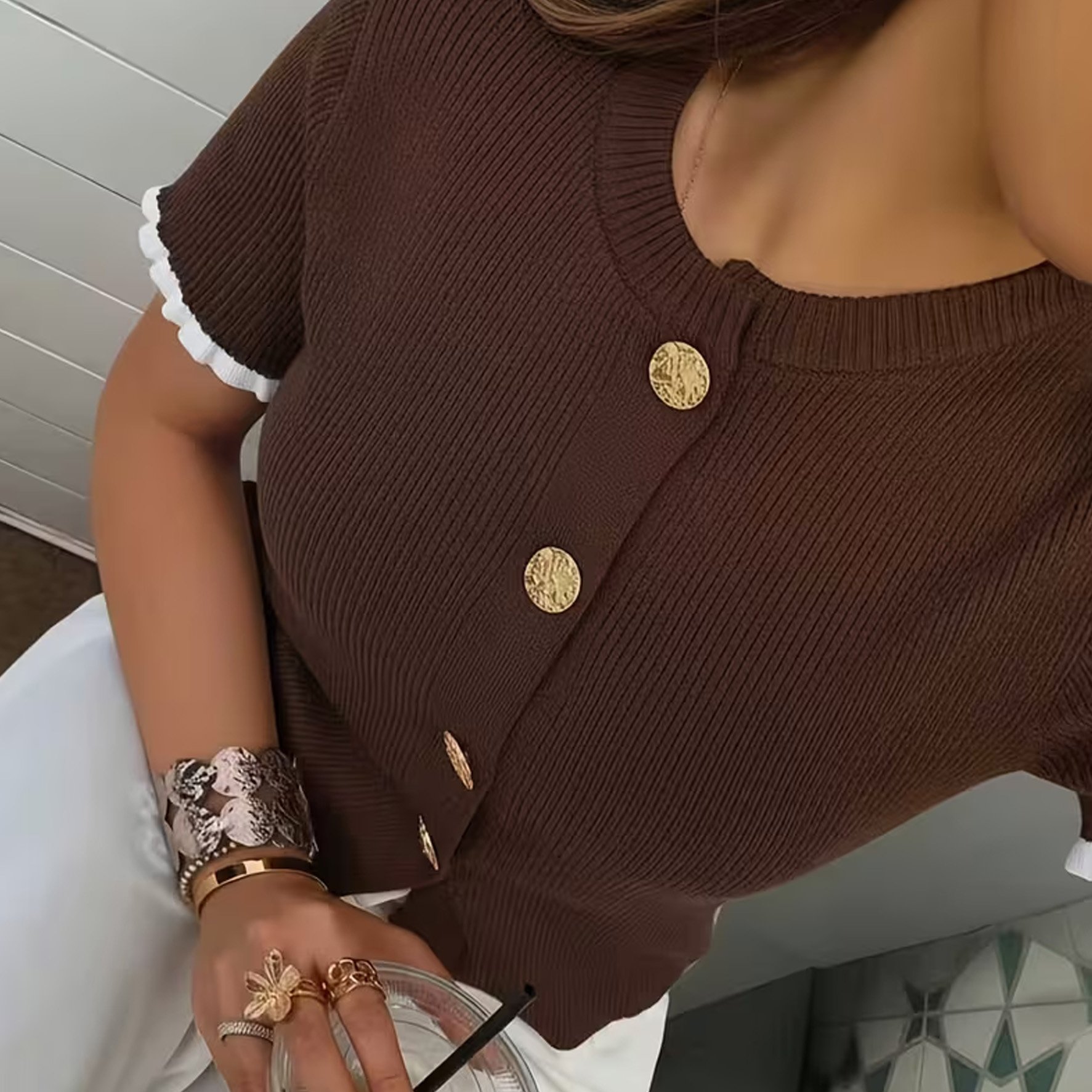 E-shop Damen Sommer Knopf Ohrring Design mit , Cremeweißes Oberteil, Elegantes Freizeit Oberteil mit Kurzen Ärmeln, Geeignet für Dates und