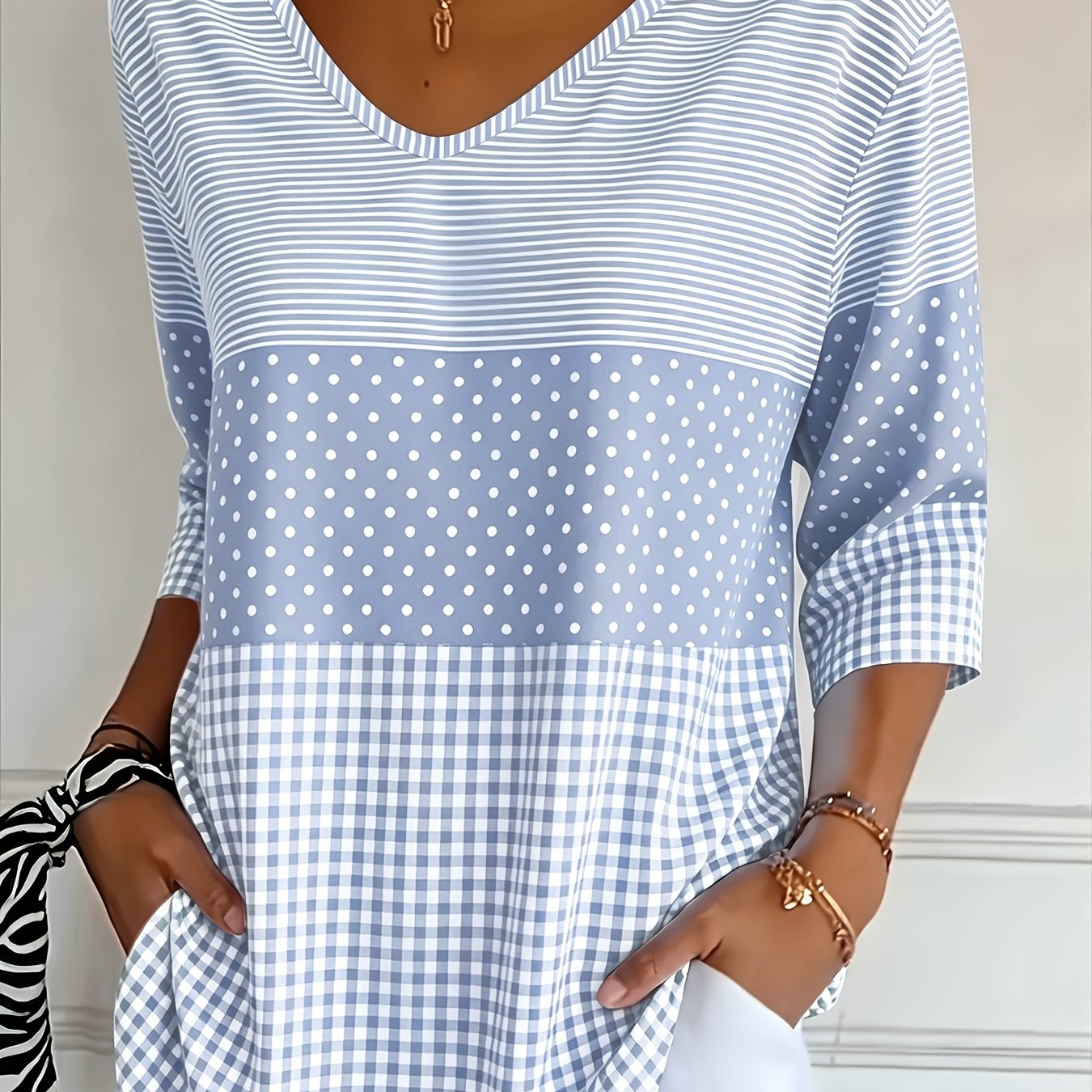TEMU [printed Design - No Texture] Casual Fashion Holiday Women's Regular Fit Striped Checkered -quarter Sleeve V-neck T-shirt, Top
