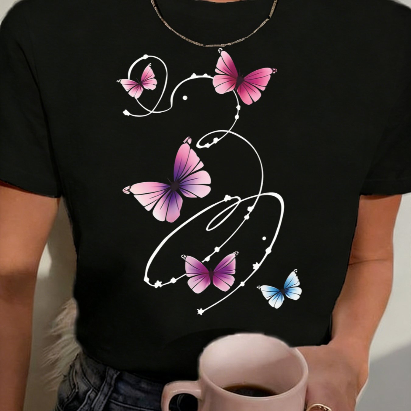 Spring/summer New Arrival: Elegant Floral Print Black Round Neck Short Sleeve T-shirt - Comfortable Slim Fit For Women, Casual Fashion In Soft