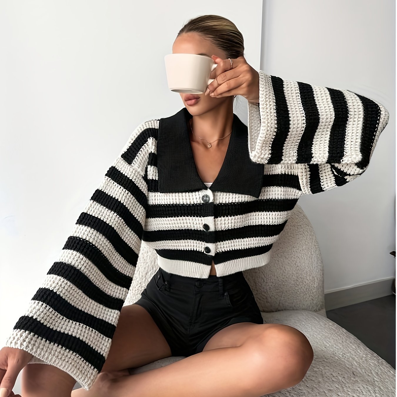 1pc Fall Winter Design Niche Contrast Neck Short Striped Cardigan Sweater Top