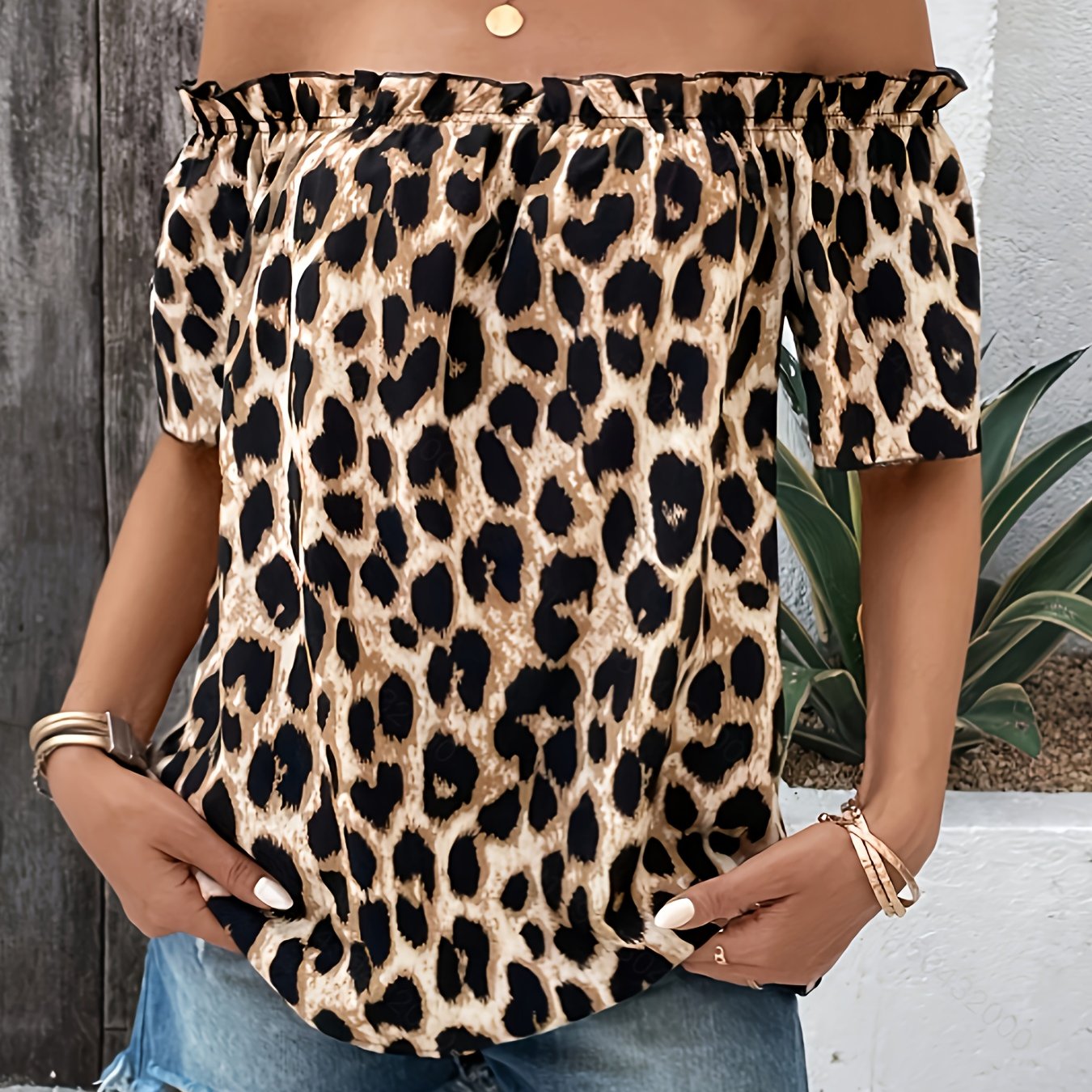 E-shop Sommerliches Damen Oberteil mit leopardiertem Print und schulterfreiem Ausschnitt