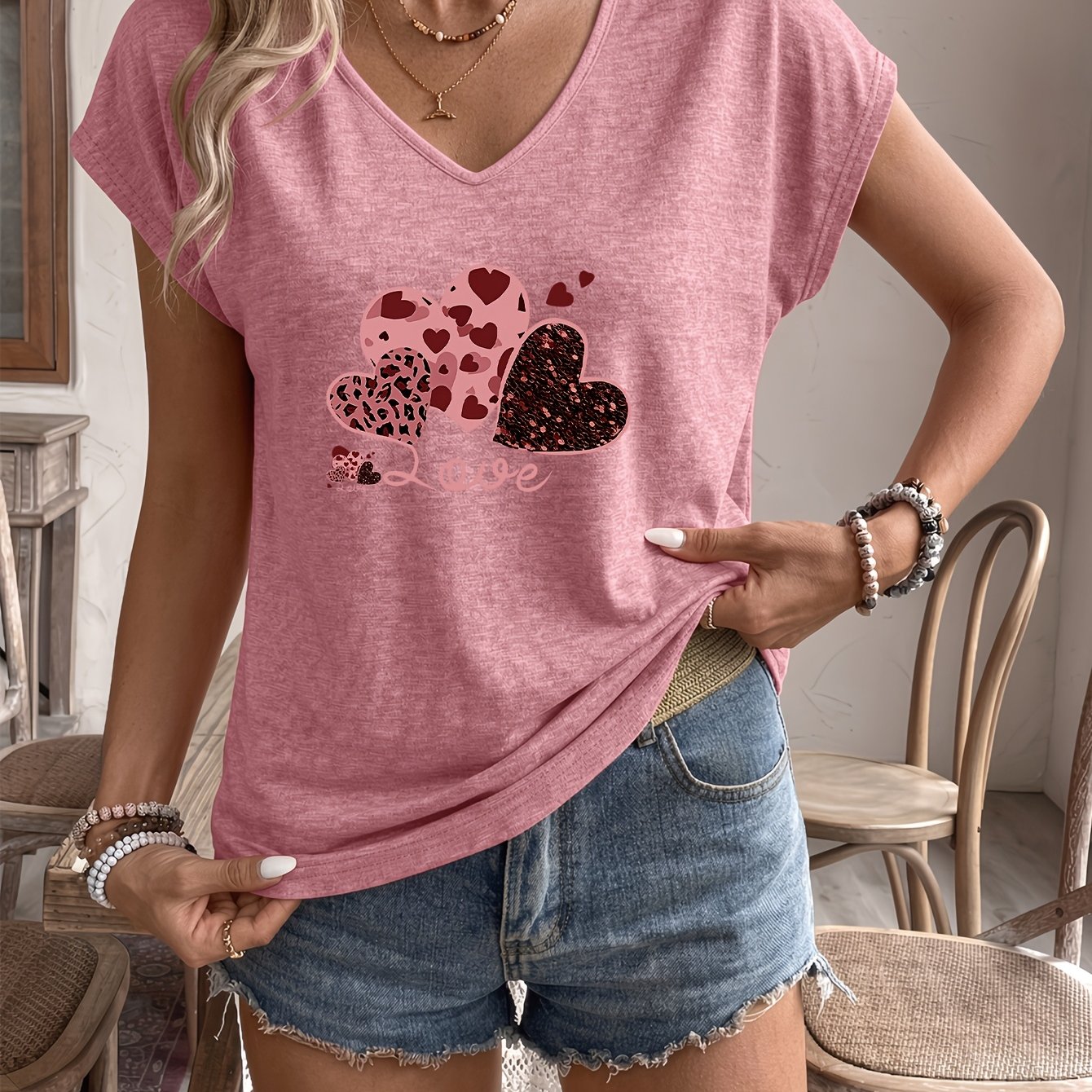 TEMU A New Summer Style Printed V-neck Sleeveless T-shirt Featuring 3 Staggered Large Hearts With Small Hearts Scattered Around Them, With A