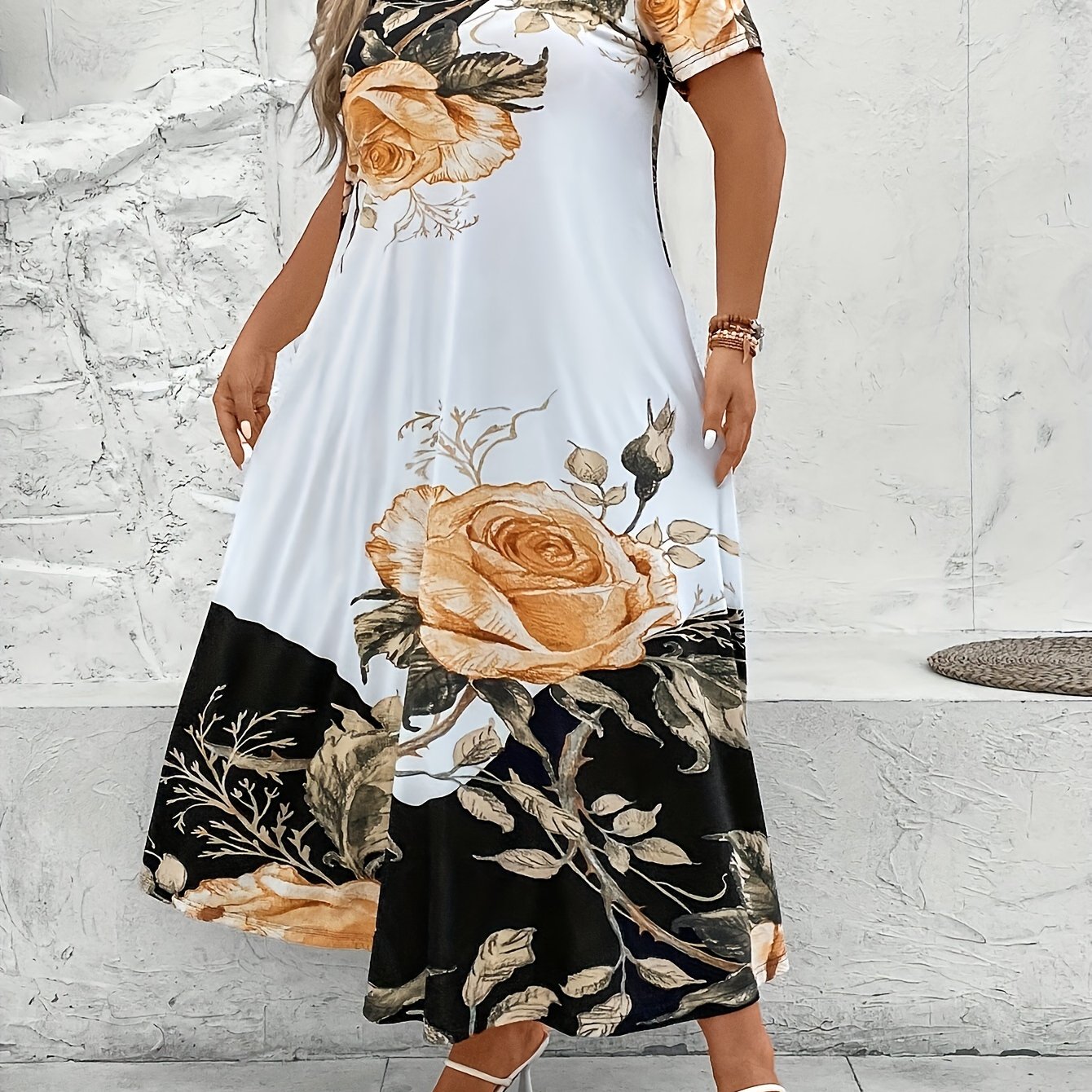 Plus Size - Plus Size - Women's Plus Size Floral Print V-neck Dress