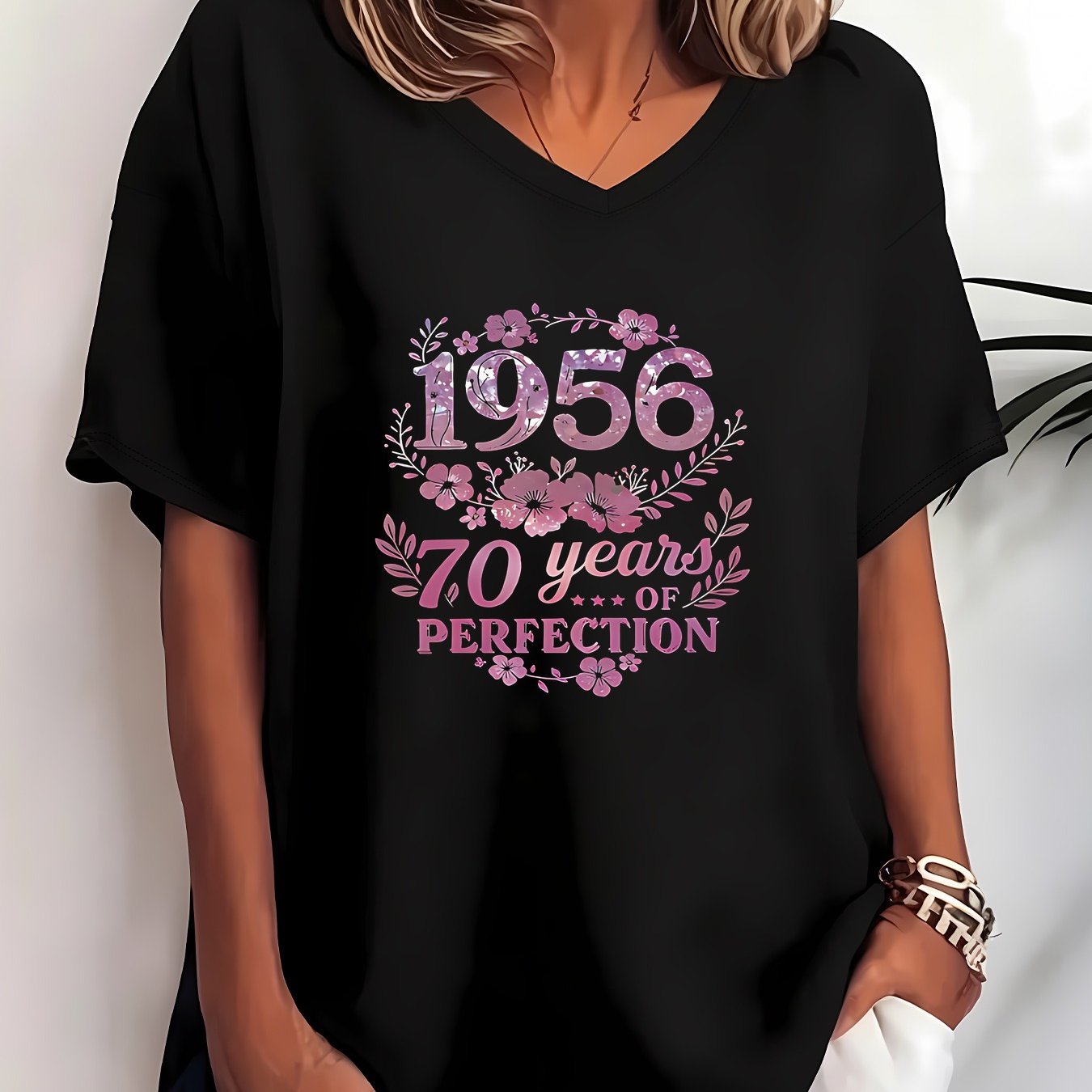 TEMU Plus Size - Printed 1956 Of Perfection Pink Wreath-surrounded 70th Birthday Commemorative Print Plus Size Women's Short Sleeve V-neck T-shirt,