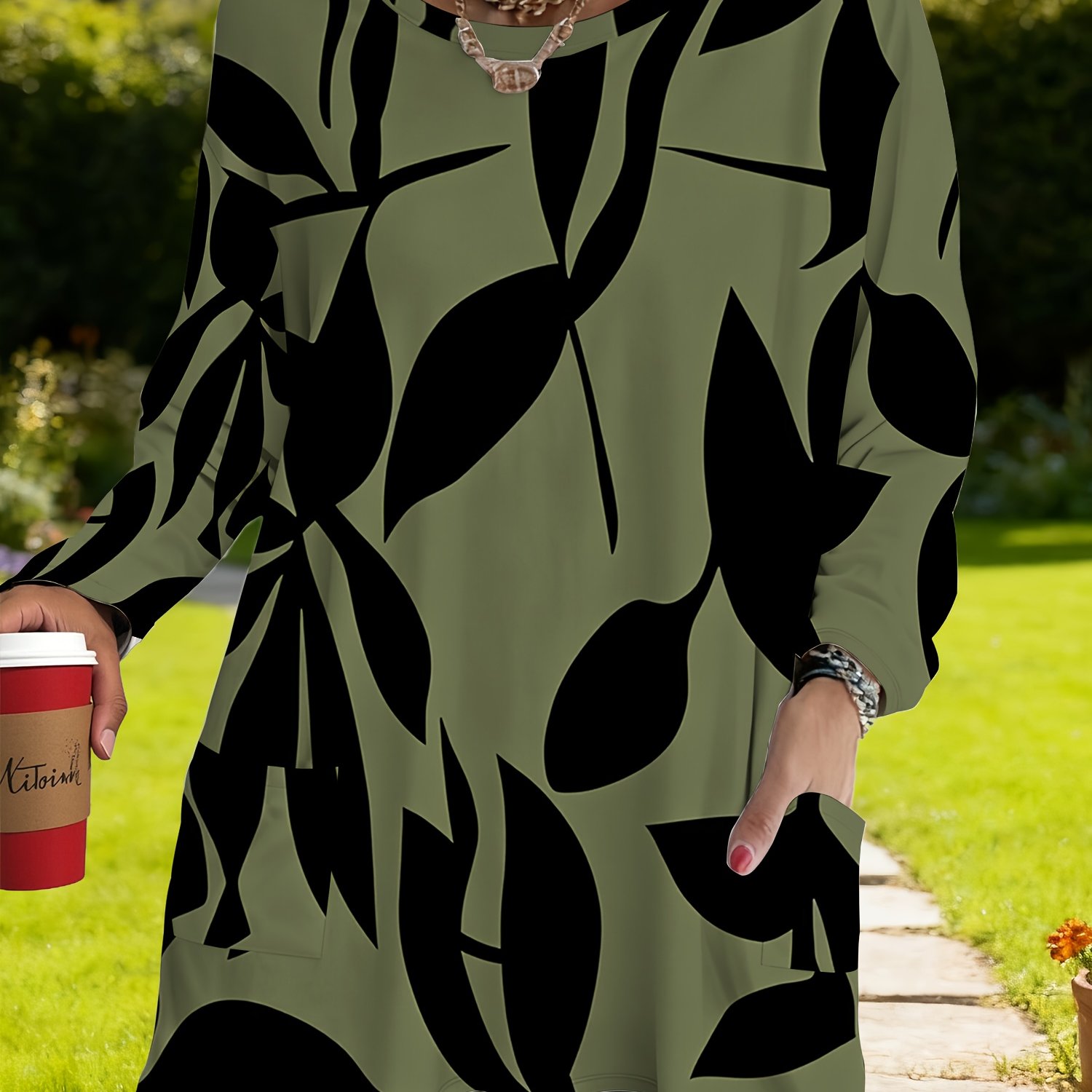 TEMU Plus Size - Plus Size - Abstract Print Long Sleeve Plus Size Women's T-shirt, Double Pocket Round Neck Niche Trendy Cool