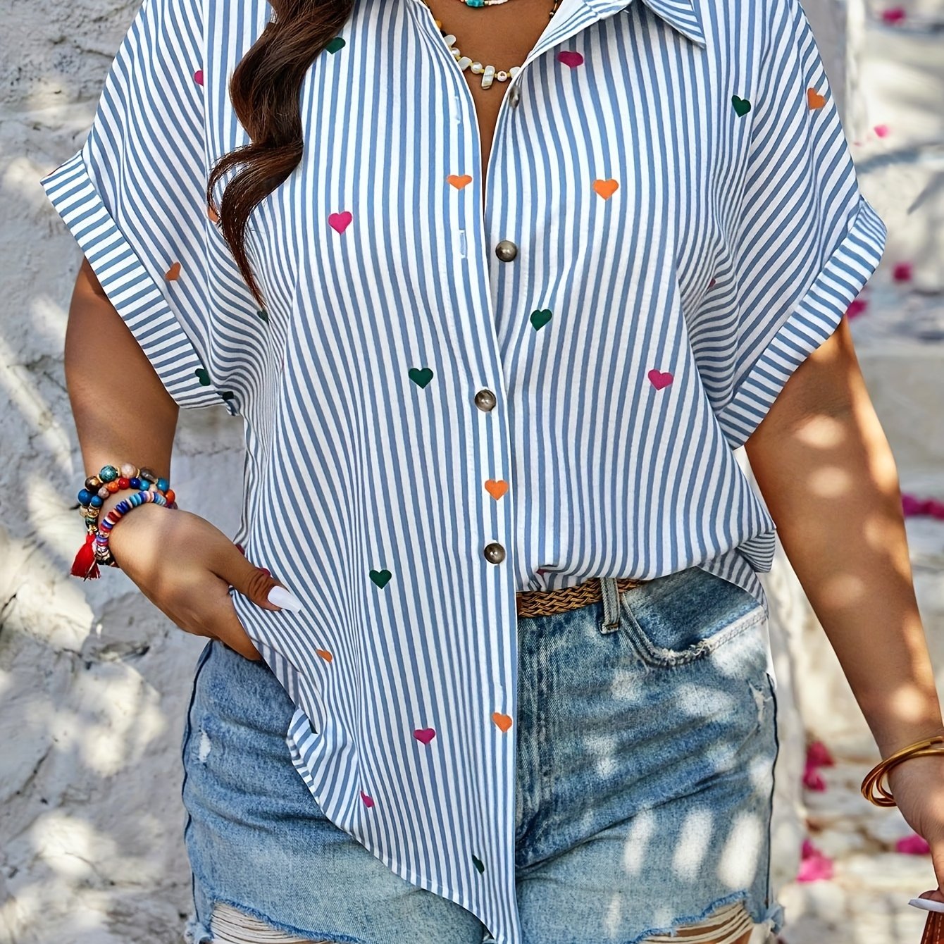 E-shop Plus Size - Plus Size - Eternal Life Size Sommer Hemd mit Herzchen-Print vorne, lockere Flügelärmel, Valentinstag