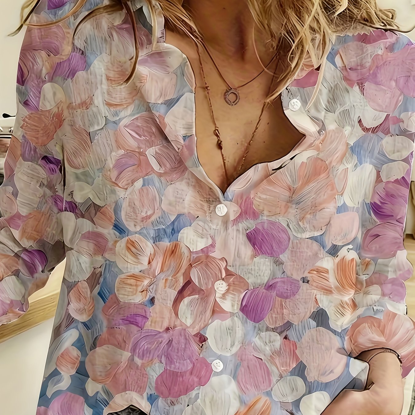 E-shop Elegante Damen Bluse in Edition mit Print - Langärmliges Button-Up Shirt, klassischer Kragen, mittlerer Stretch und maschinenwaschbar, geeignet