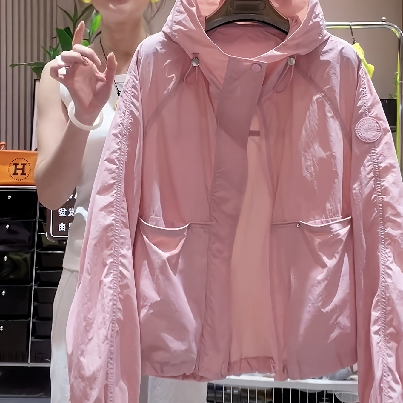 TEMU 여성용 루즈핏 캐주얼 후드 자켓 - 여름용 통기성 좋은 경량 아우터웨어, 패셔너블한 리벳 디자인 및 대비 색상 트림 포켓 포함