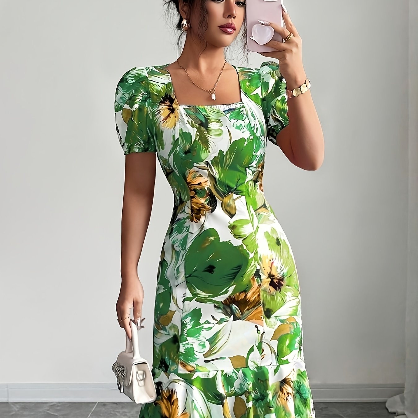 Eleganten kvadratni izrez, puf rokavi, pas z naborki, retro počitniška cvetlična obleka