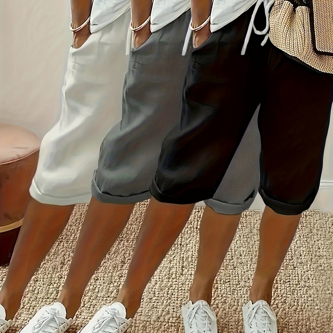 E-shop Neue gemischte Farbkombination aus drei , Damen Cropped Hose mit elastischem Bund, diagonalen Seitentaschen und Kunststoff-Kordelzug