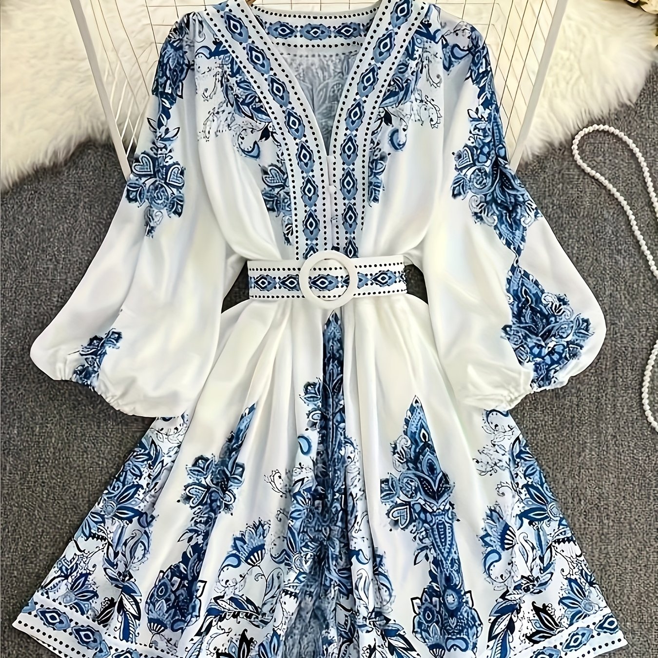 Vintage Style Floral Print V-neck Dress With Lantern Sleeves And Belt