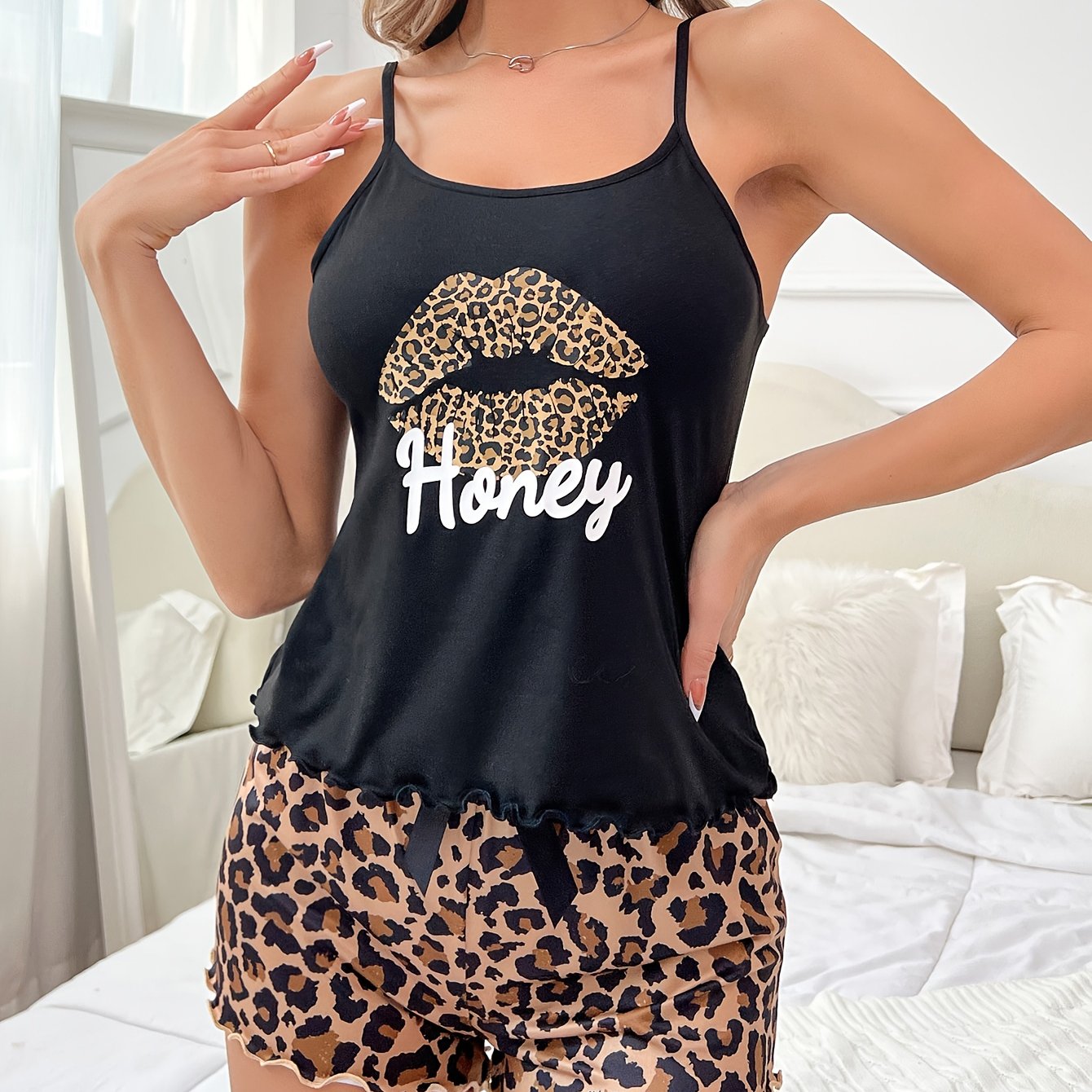 Image of Women's Leopard Lip & Letter Print Frill Trim Sexy Pajama Set, Round Neck Backless Cami Top & Shorts, Comfortable Relaxed Fit, Summer Nightwear