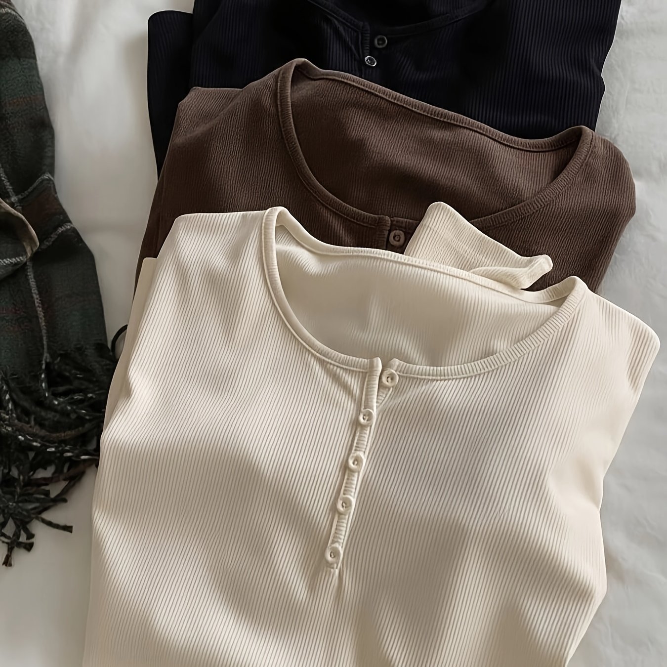 TEMU Lot de 3 T-shirts OYTR pour femme, 3 pièces, couleur unie, à boutons sur le devant, à col ras du cou et à manches longues - Non-couche de base,