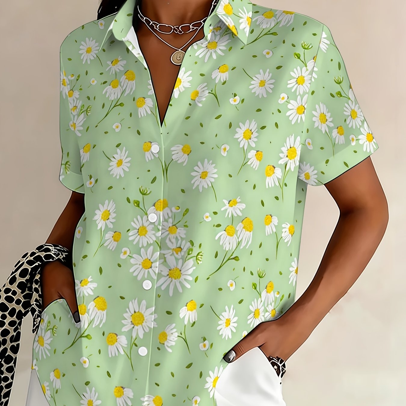 TEMU Plus Size - Plus Size - Plus Size Women's Casual Short-sleeve Shirt With A Unique Daisy Print, Featuring Buttons And A Stylish Lapel Design