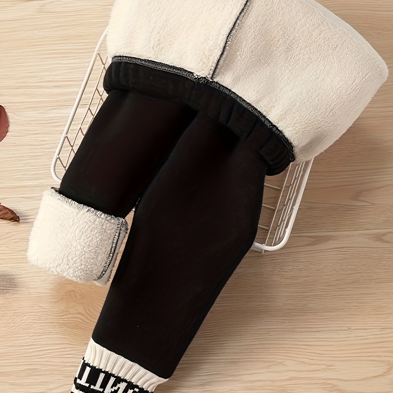 Image of Girls Fleece-lined Trousers Autumn Winter Style Thickened Leggings Outer Wear Baby Warm Pants 2023 New Winter