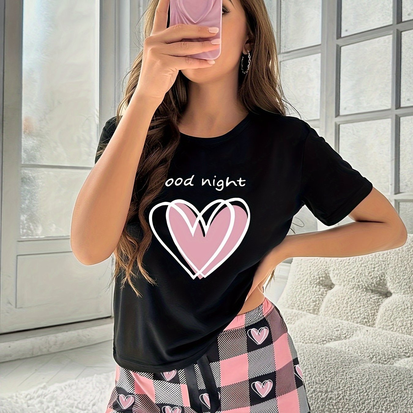 Image of A Casual Short-sleeve Round-neck T-shirt With A Heart Print And Shorts, Women's Pajama Set