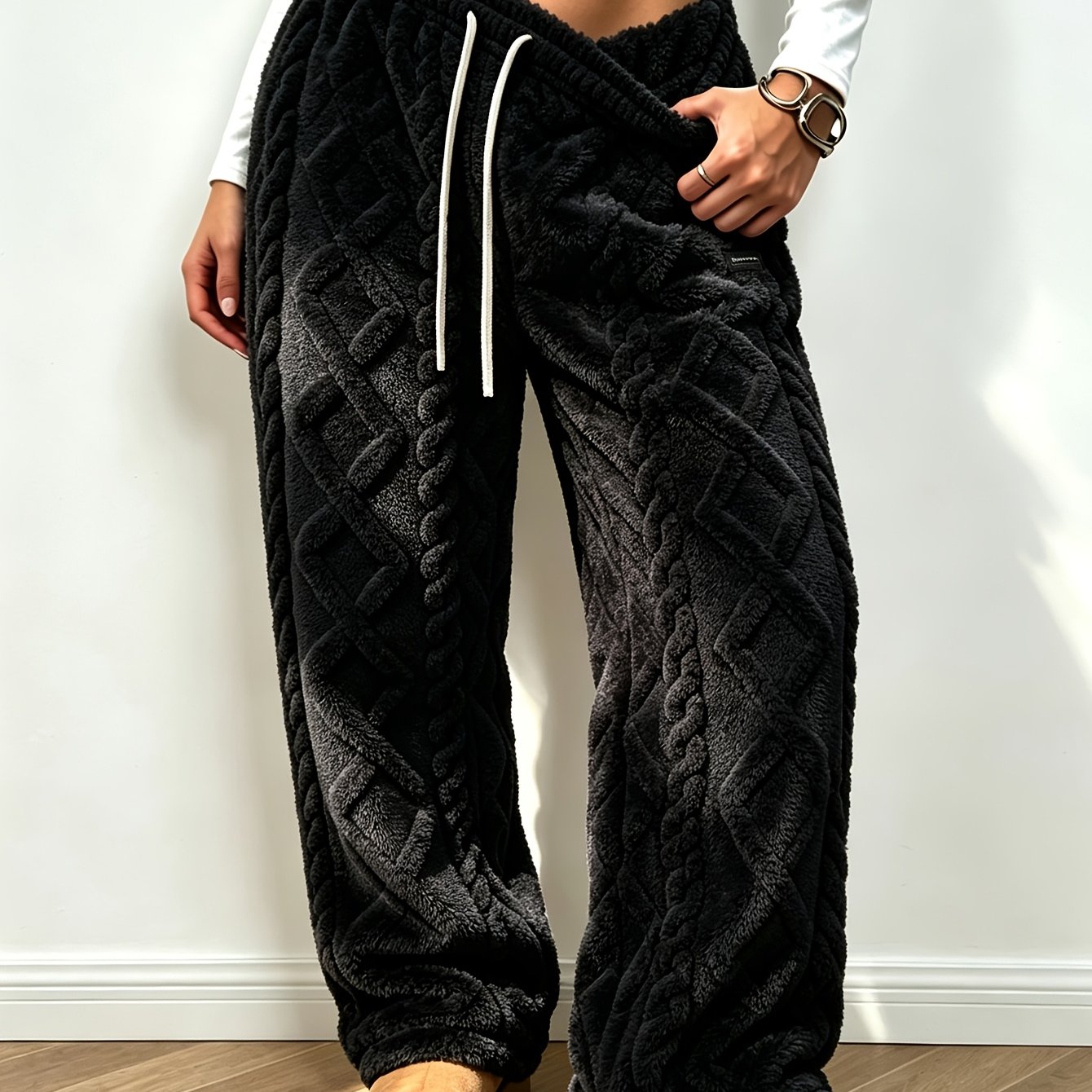 TEMU Autumn/winter Women's Fashion -lined Thickened Plush Home Pants, Lightweight, Comfortable, And Warm, With A Plush Jacquard Fabric, Suitable For