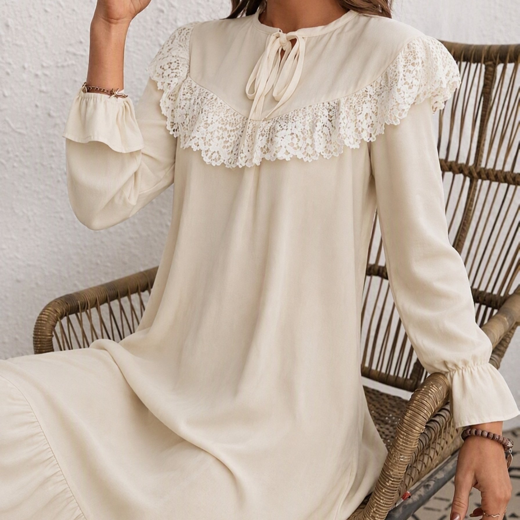 Women's Elegant Retro Lace Trim Nightgown - 100% Polyester Long Sleeve Round Neck Sleep Dress, Machine Washable Spring/fall Loungewear & Daytime Outfit, Solid Color Non-transparent Pajama Dress